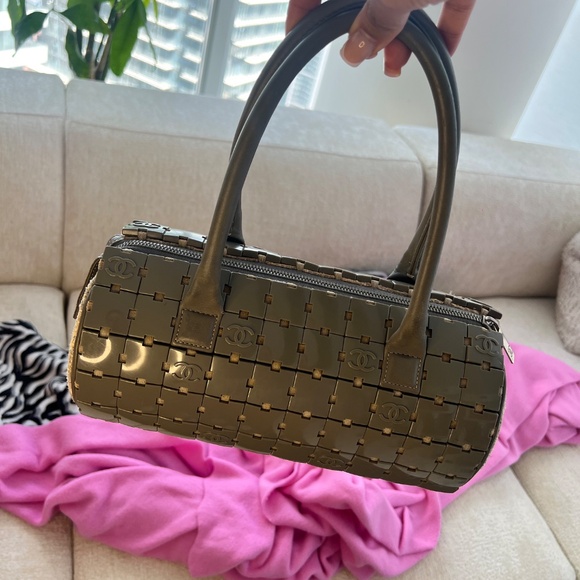 Chanel Puzzle Piece Barrel Bag - Picture 2 of 6